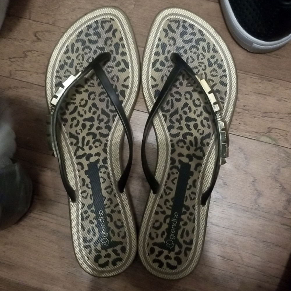 Sandles size 9